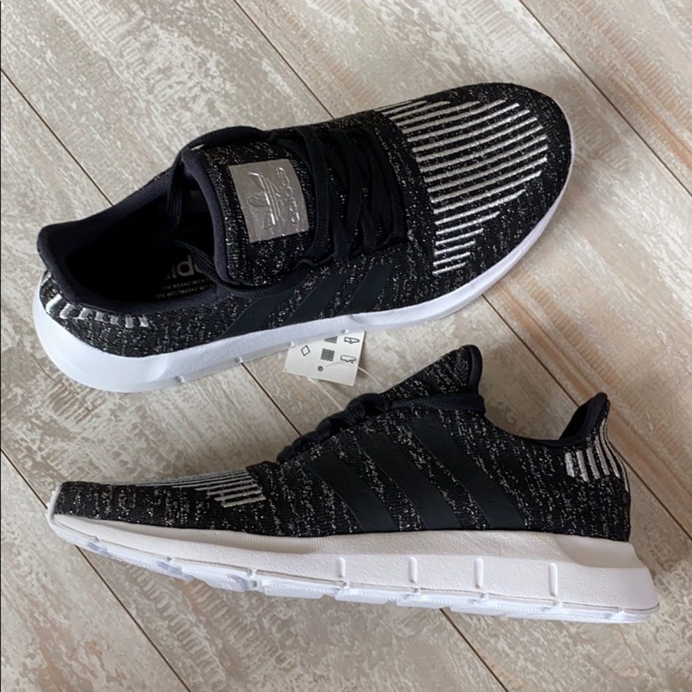 NWT Adidas swift run black silver - Picture 5 of 8